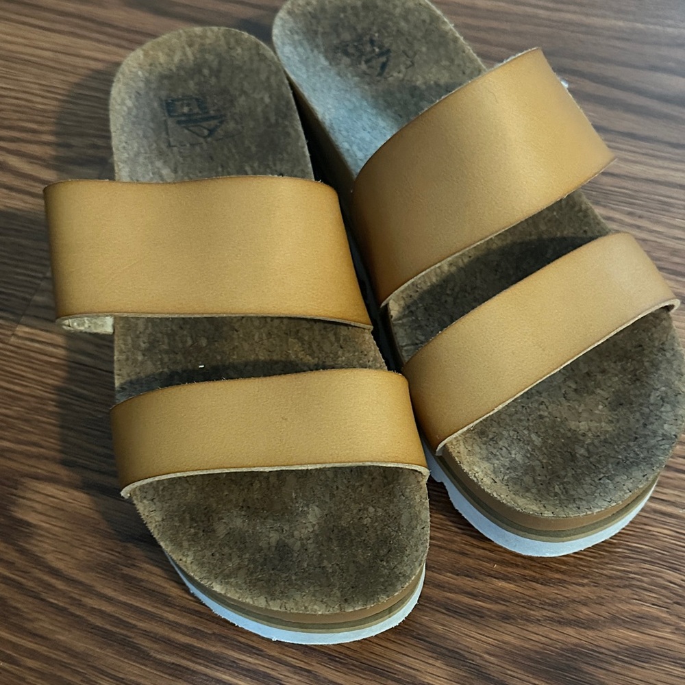 Reef Women's Tan Slide Sandals